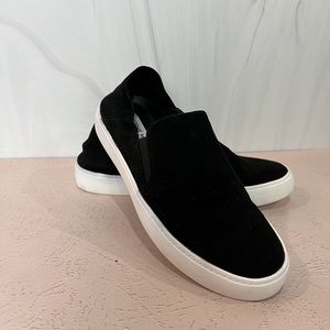 Slip on sneakers, NEVER WORN, I did try them on at home a couple of times😆